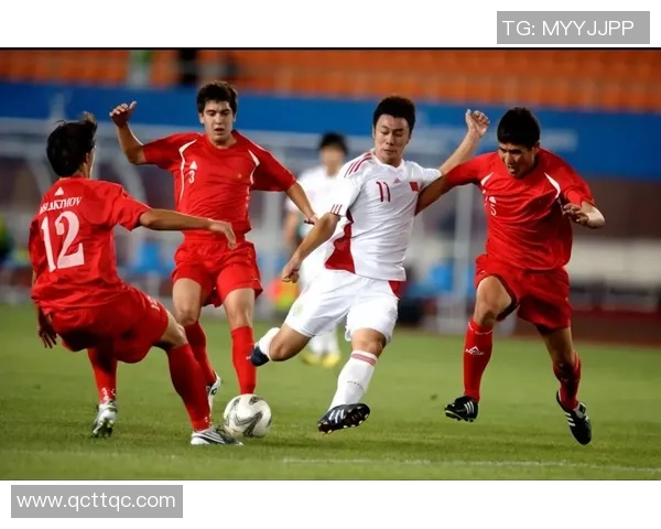 足球巨星逆境崛起:他们如何在低谷中磨砺自我重回巅峰 足球巨星逆境崛起:他们如何在低谷中磨砺自我重回巅峰