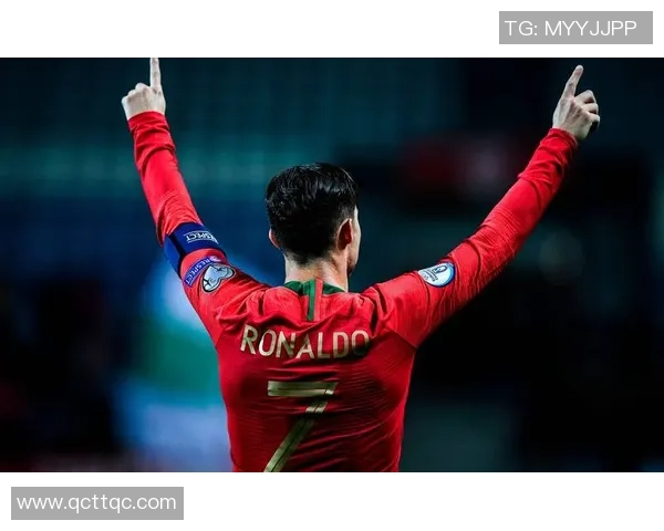 足球三大球星经典招牌动作集锦展现无与伦比的足球技艺与魅力